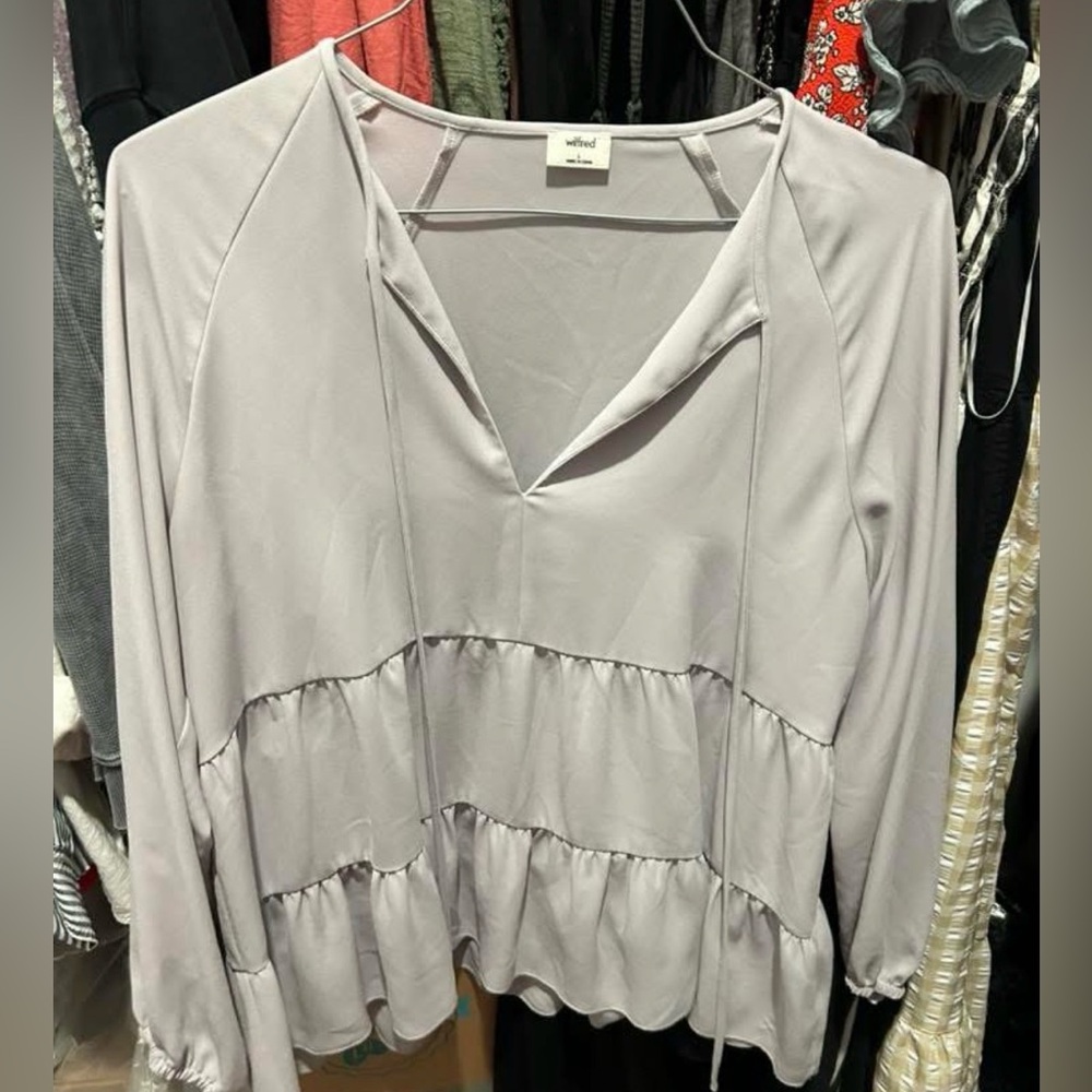 Aritzia Wilfred Soft Gray Tiered Blouse